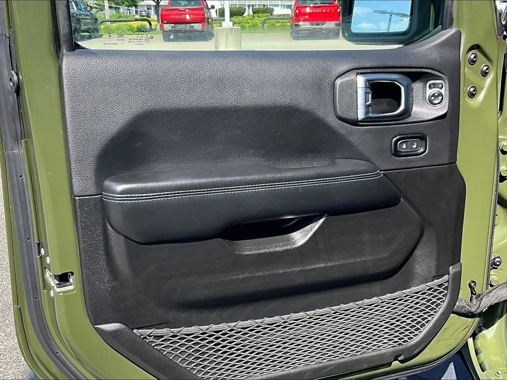 Used 2024 Green Jeep High Altitude 4xe image 9
