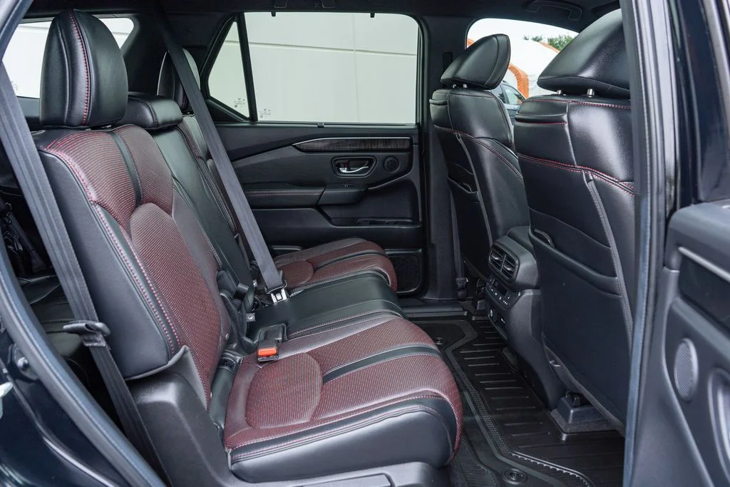 Certified Used 2025 Crystal Black Pearl Honda AWD Black Edition image 23