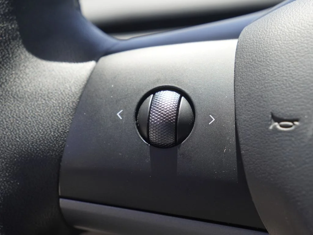 Used 2023 Blue Tesla Base image 9