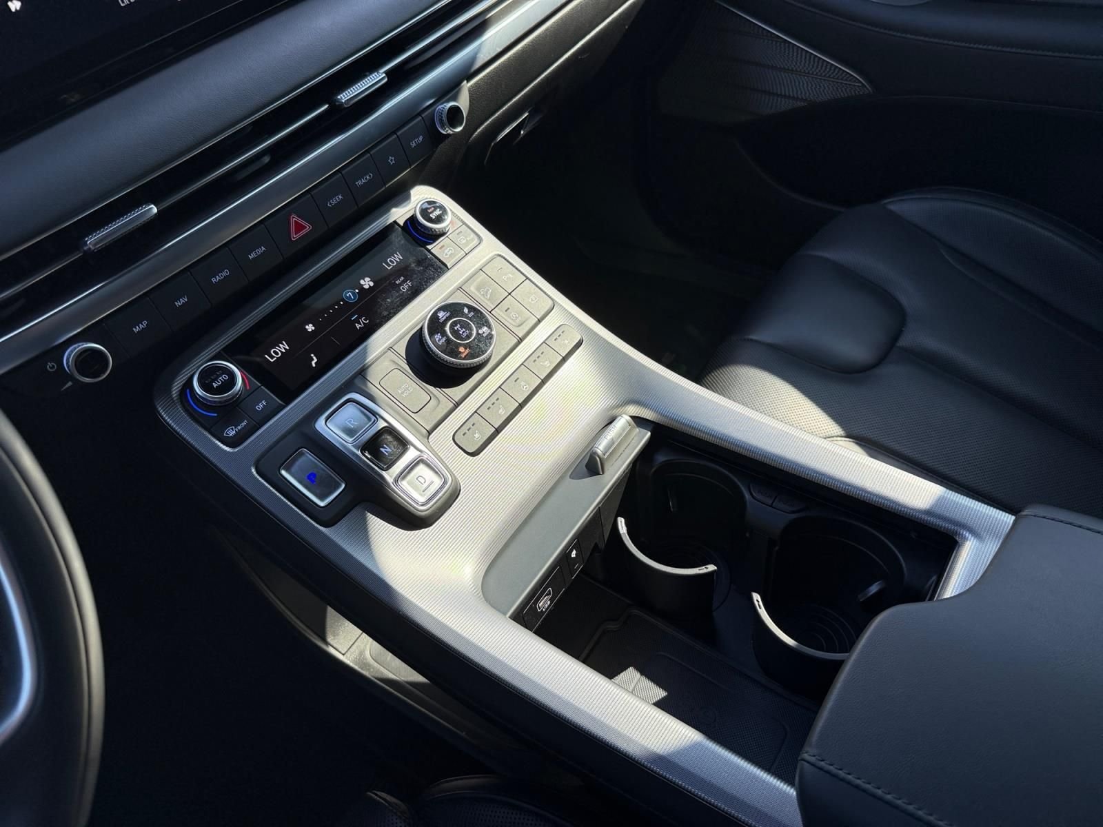 Used 2024 Silver Hyundai Calligraphy image 19