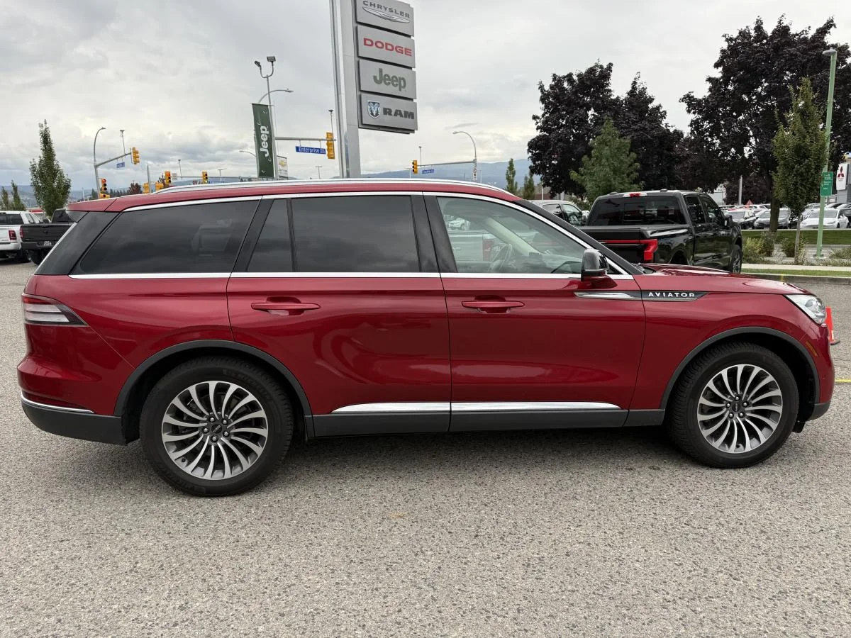 Used 2020 Red Lincoln Reserve Awd image 10