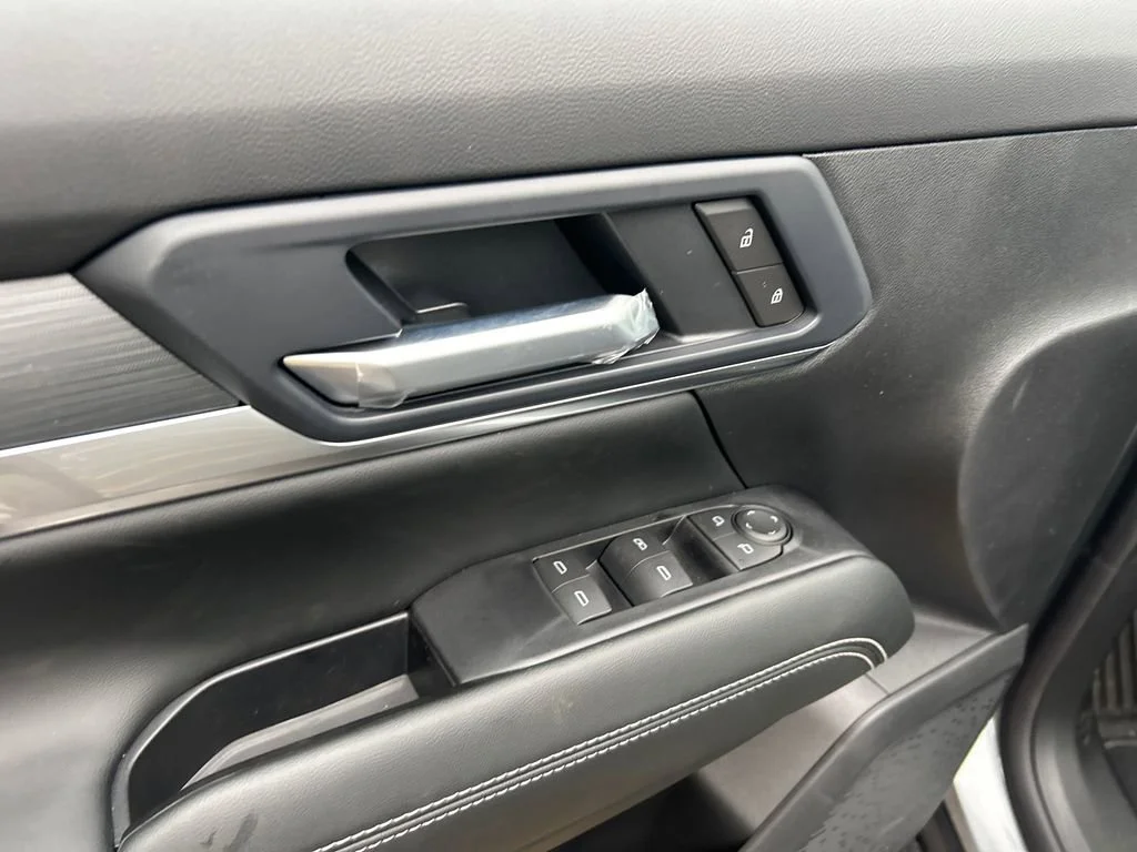 New 2026 Sterling Metallic GMC Elevation Black Edition image 16