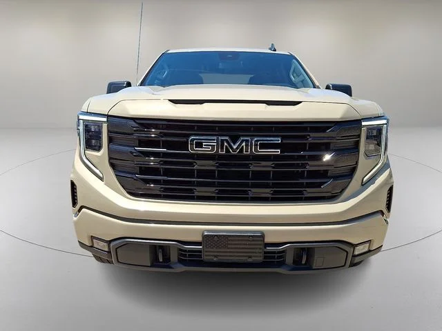 Used 2022 Beige GMC Elevation image 3