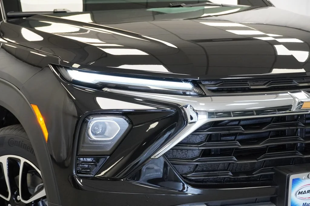 New 2026 Mosaic Black Metallic Chevrolet LT image 30