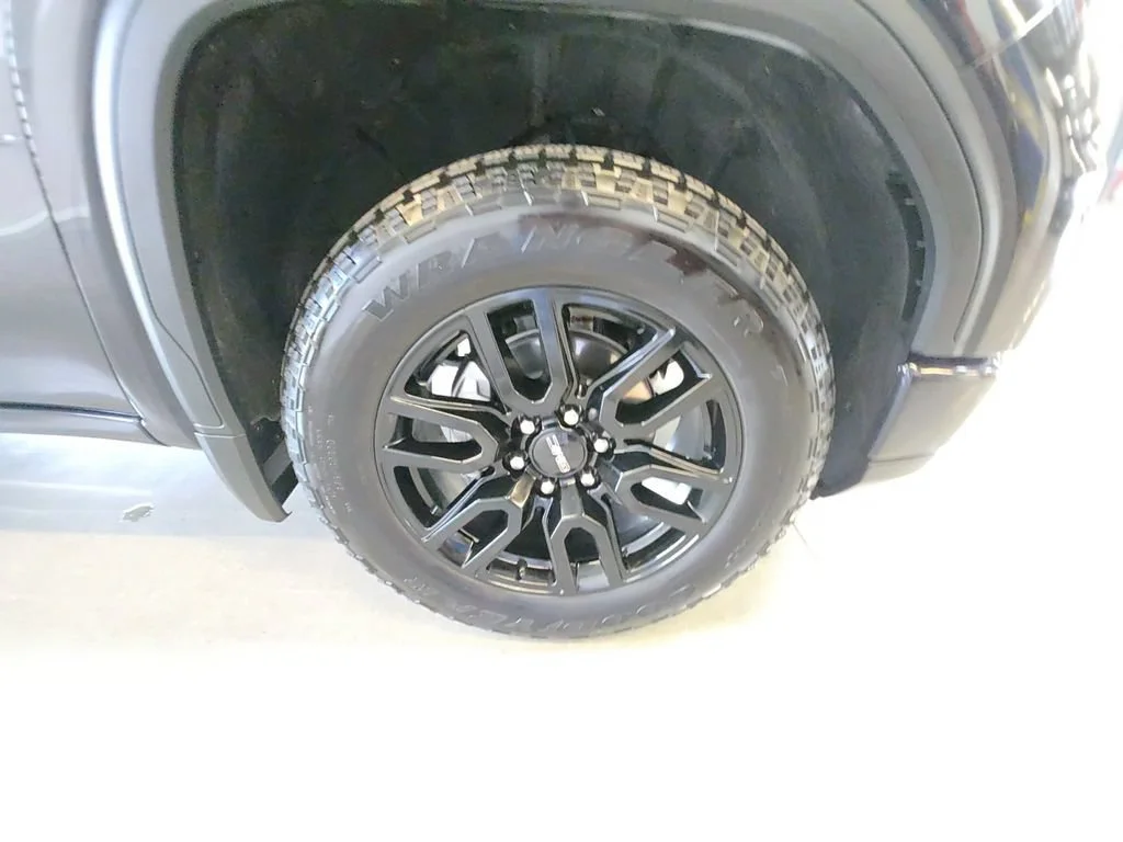 Certified Used 2025 Titanium Rush Metallic GMC Elevation image 29
