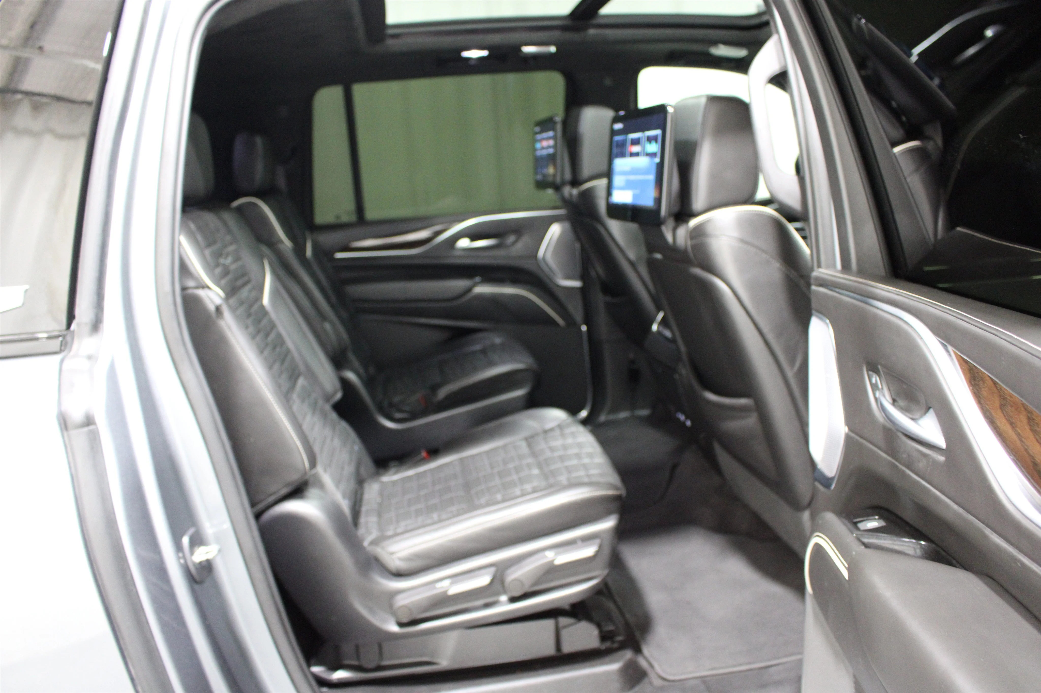 2022 Cadillac Escalade ESV Sport Platinum - Photo 29