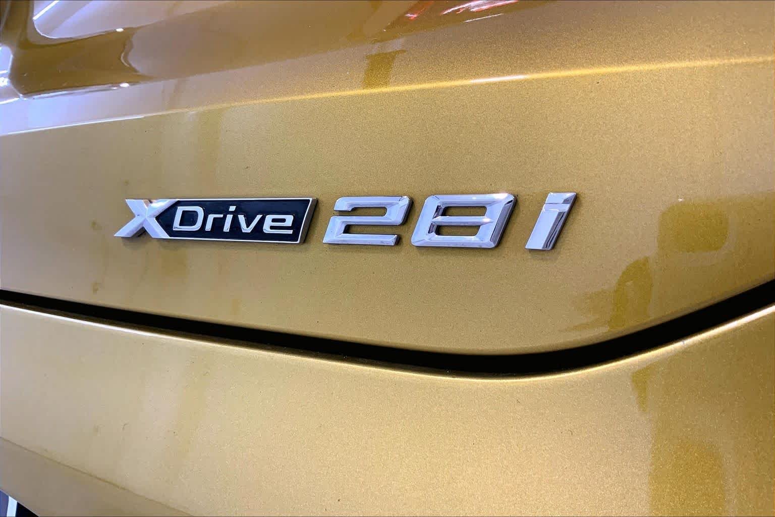 Used 2020 Galvanic Gold Metallic BMW xDrive28i image 9