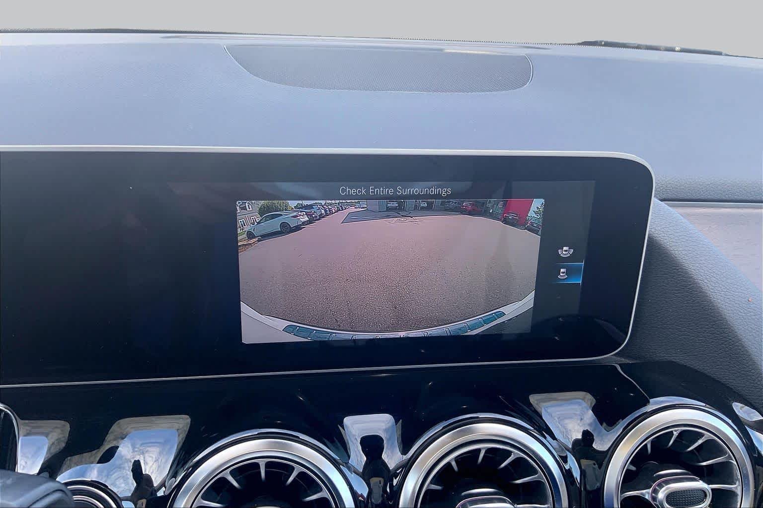 Used 2021 Polar White Mercedes-Benz GLA 250 image 28
