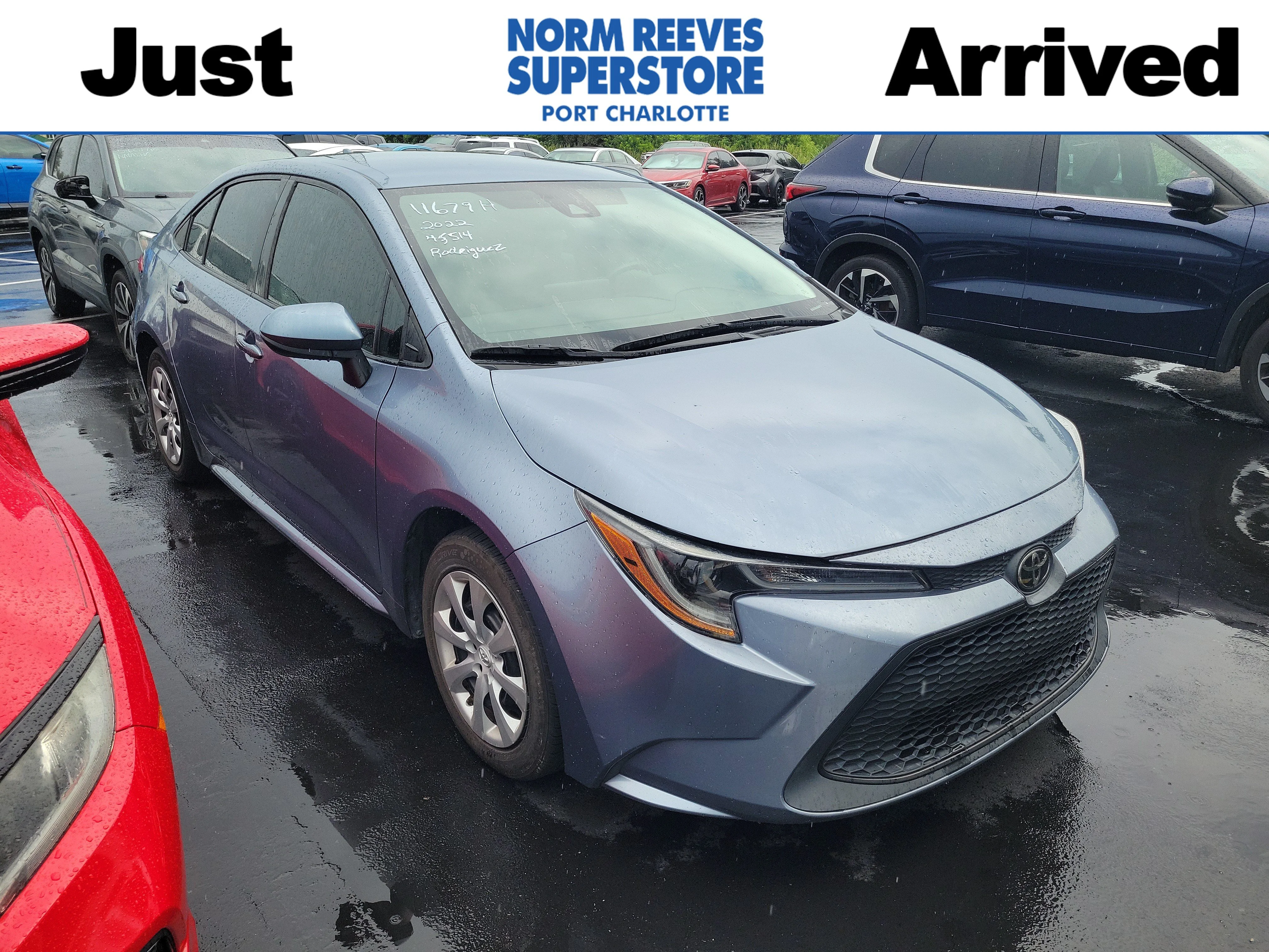 Used 2022  Toyota LE image 1