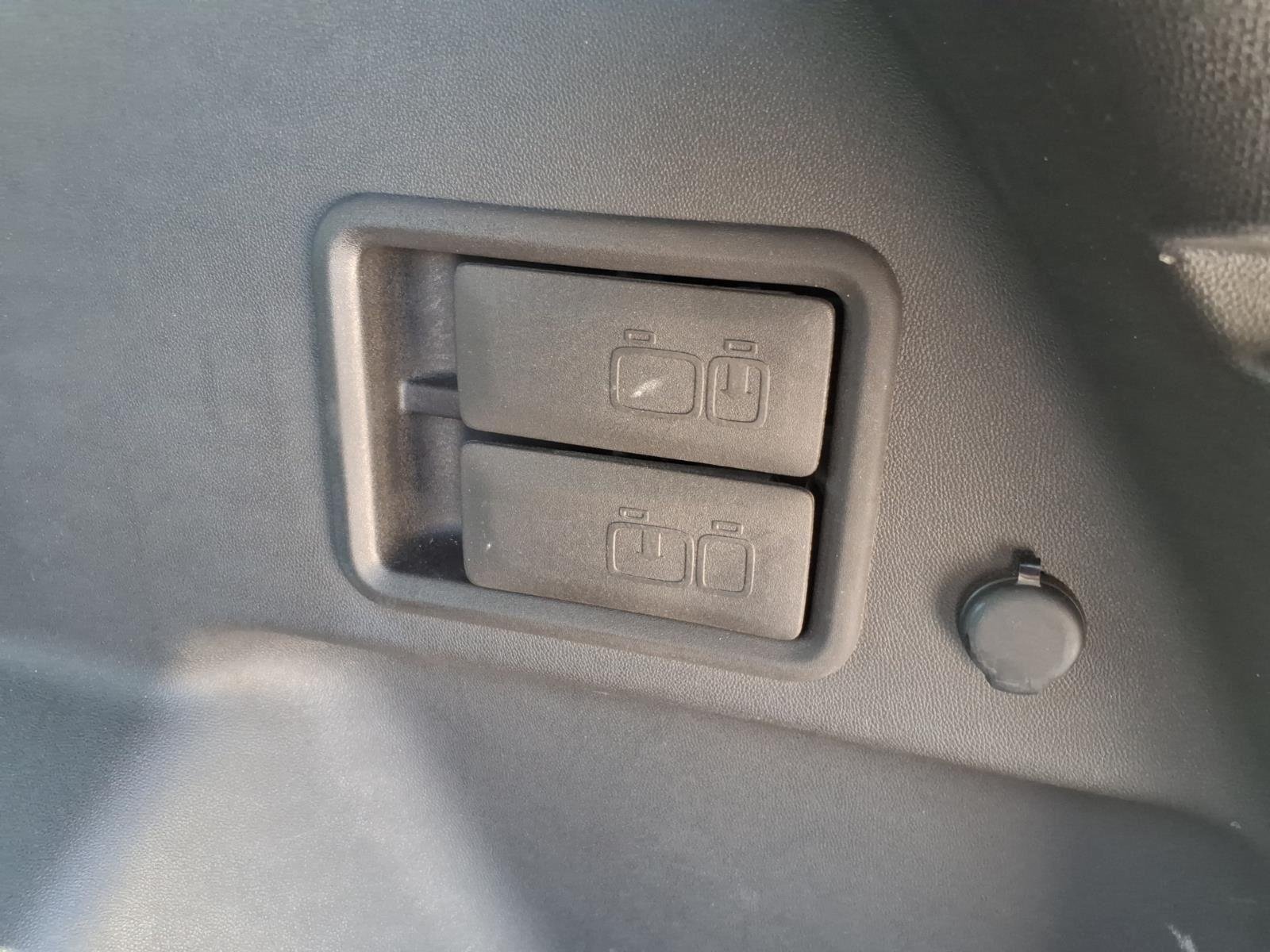 Used 2019 Summit White Chevrolet LT image 25