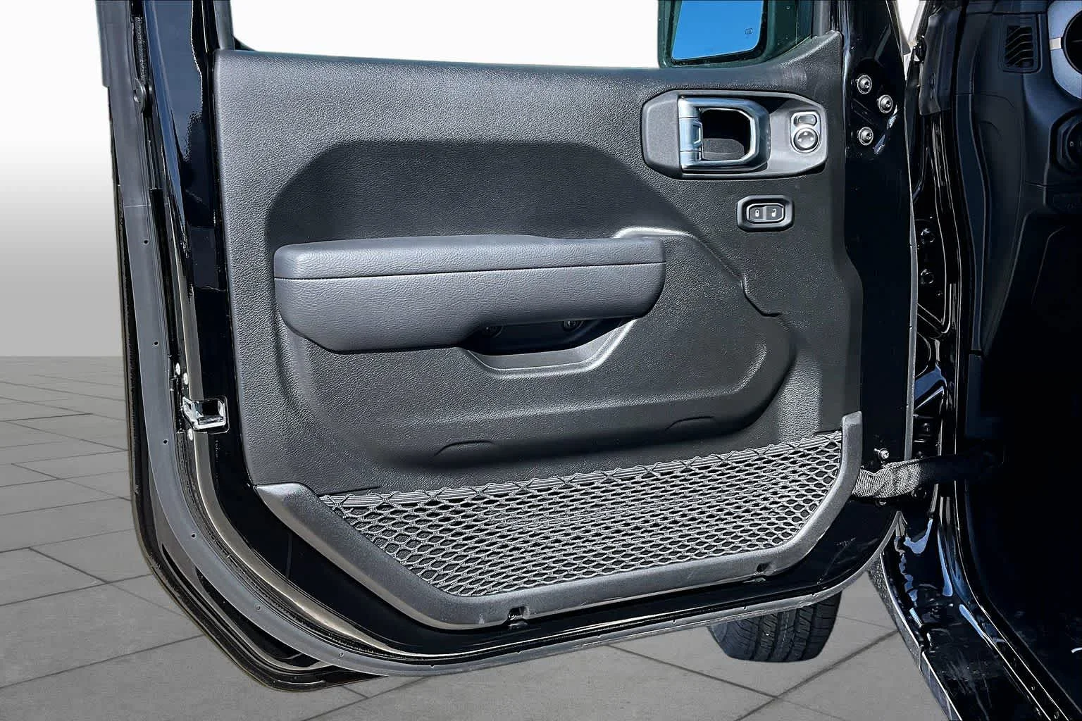 New 2026 Black Clear-Coat Exterior Paint Jeep Sport S image 10