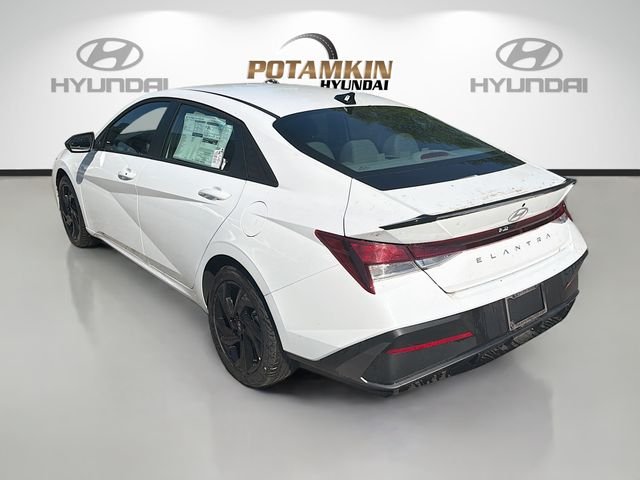 Used 2026 White Hyundai SEL Sport image 7