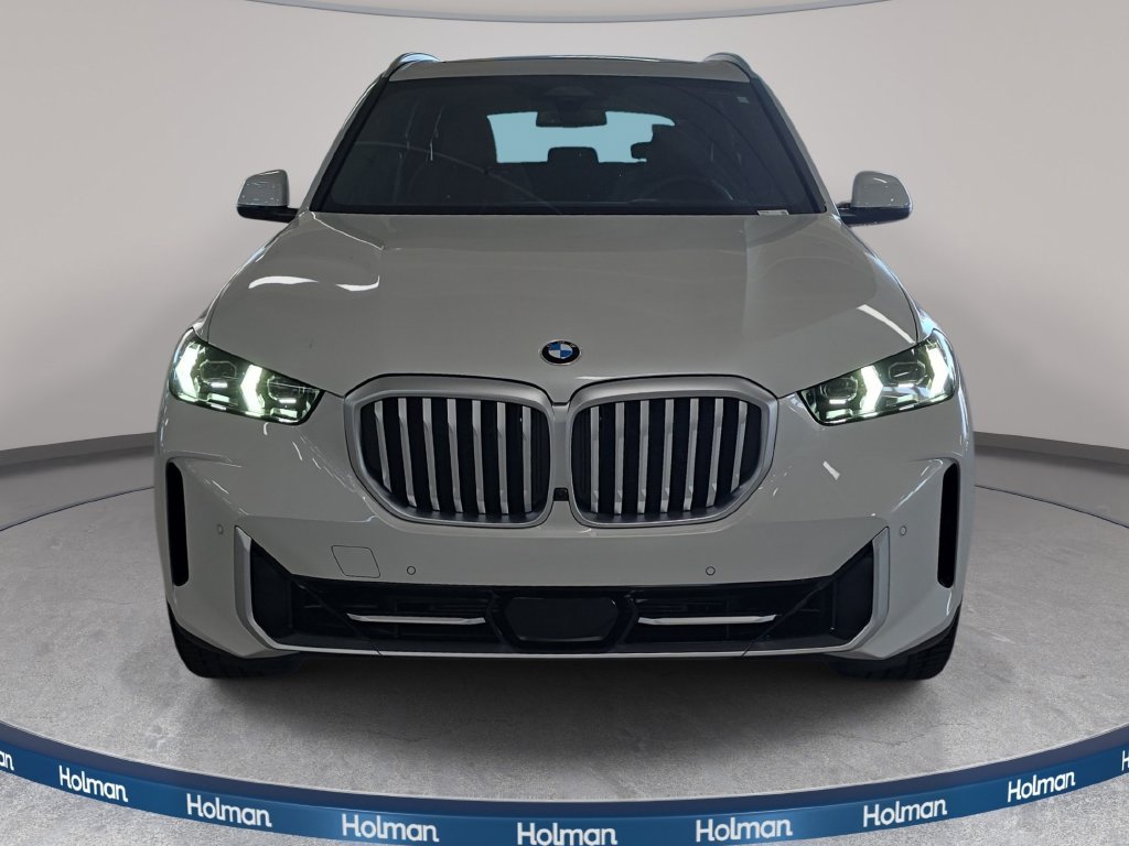 Certified Used 2026 Mineral White Metallic BMW sDrive40i image 2