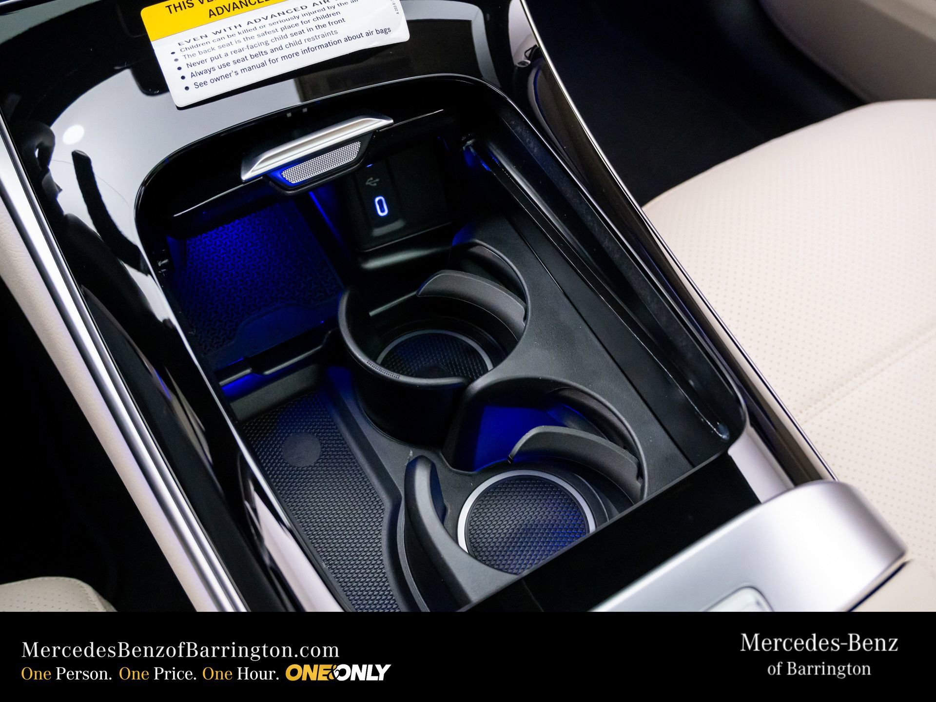 New 2026 MANUFAKTUR Moonlight White Metallic Mercedes-Benz GLC 300 image 81