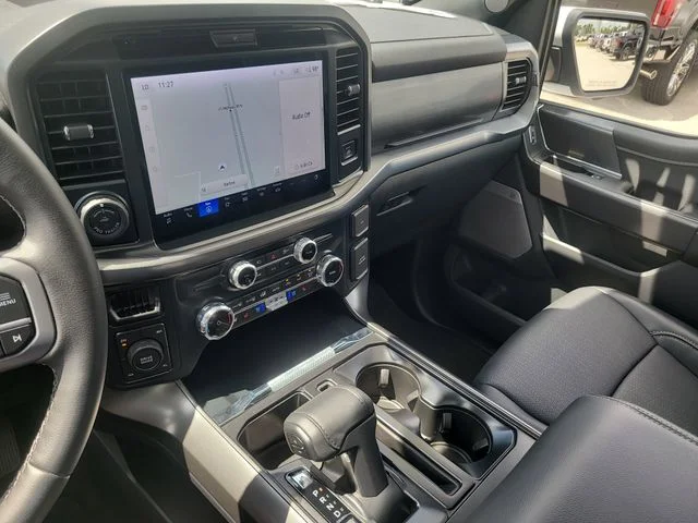 Used 2025 White Ford Lariat image 21