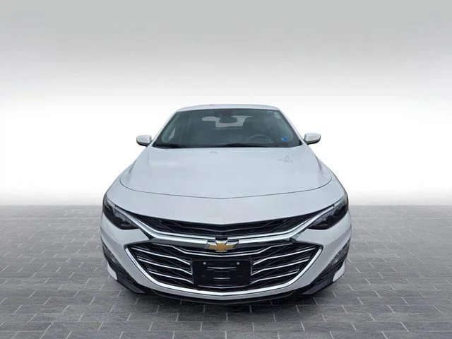 Used 2023 White Chevrolet LT image 2