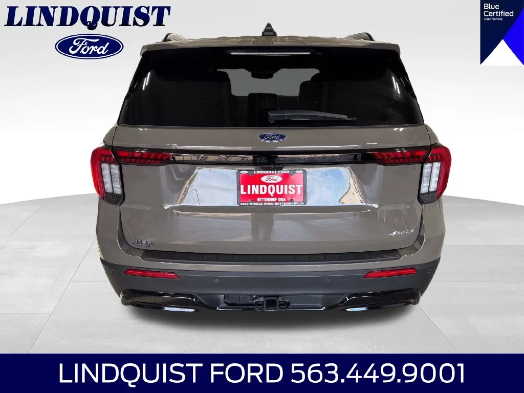 Certified Used 2026 Gray Ford ST-Line image 4