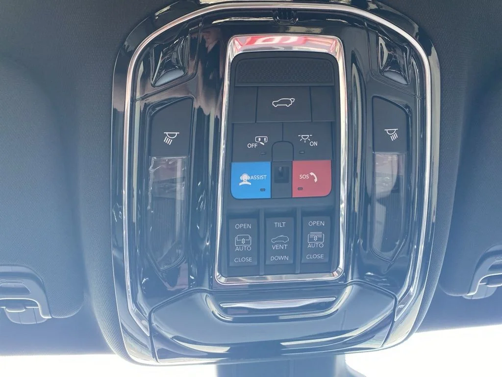 Used 2026 Black Jeep Summit Obsidian image 33