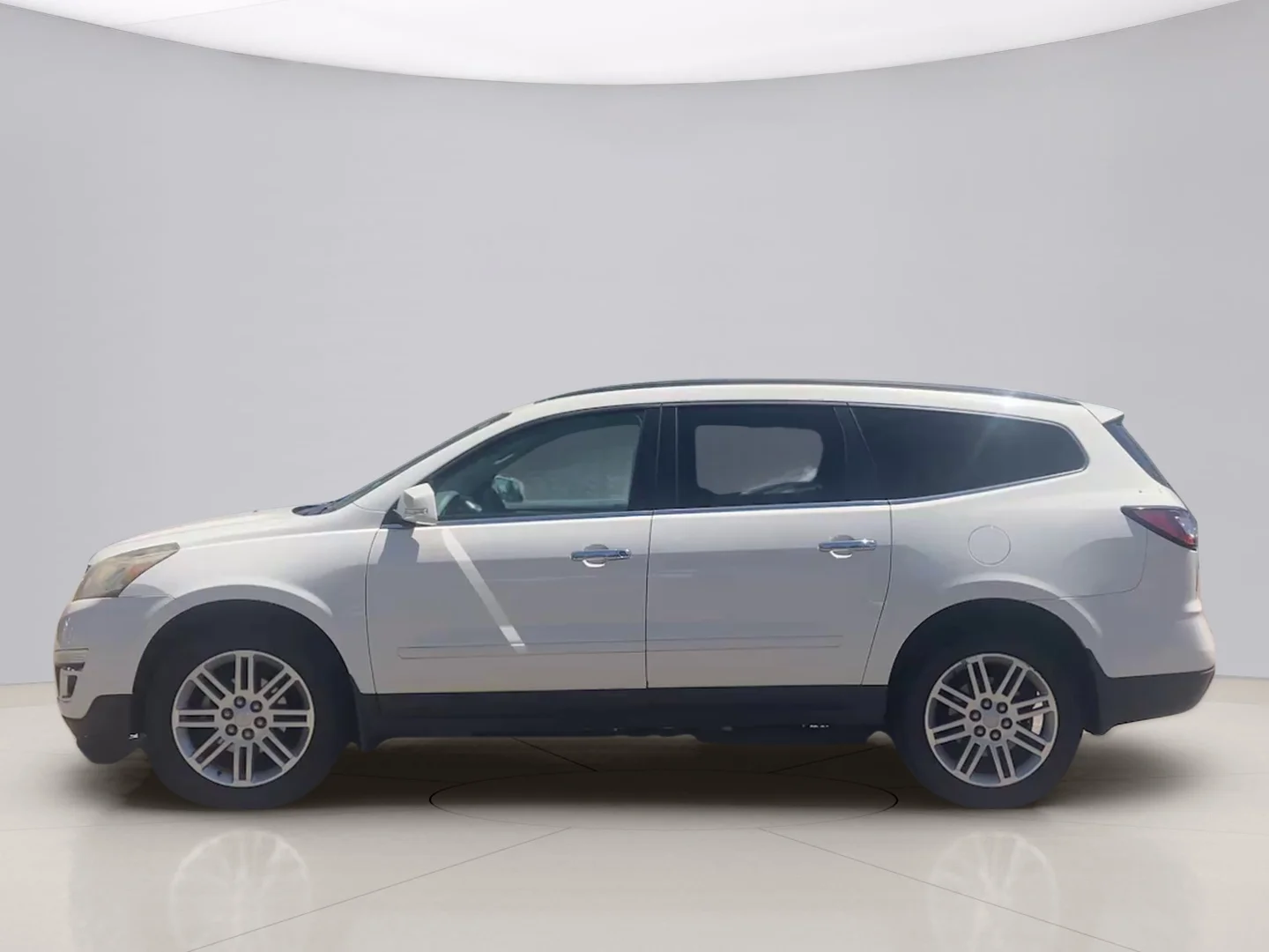 Used 2015 White Chevrolet LT image 2