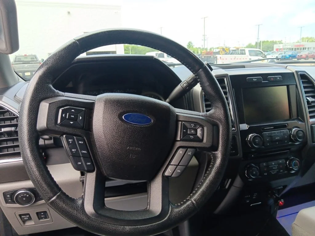 Used 2015 Tuxedo Black Metallic Ford XLT image 18