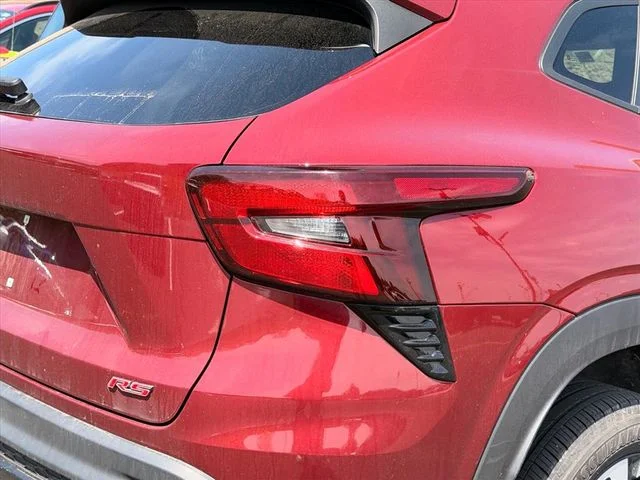 Used 2025 Red Chevrolet 1RS image 17