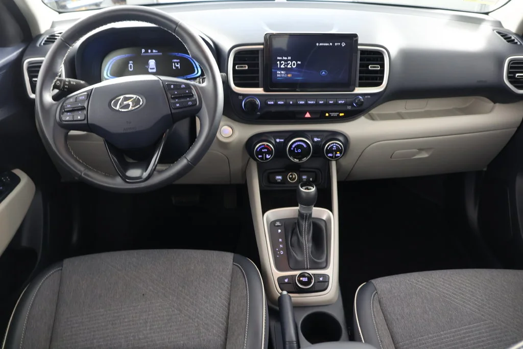 Used 2024 White Hyundai Limited image 2