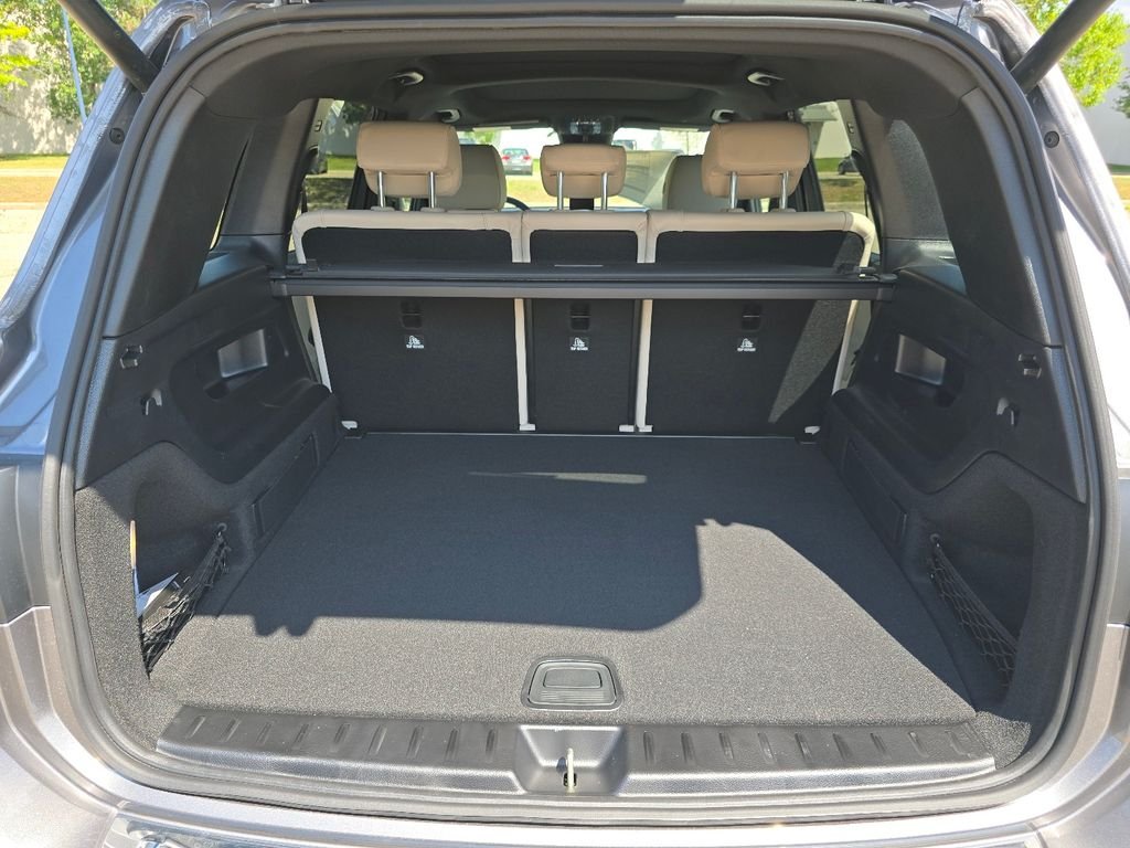New 2026 Mountain Grey Metallic Mercedes-Benz GLB 250 image 18