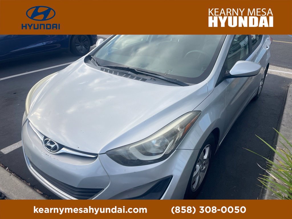 Used 2014 Radiant Silver Hyundai SE image 18