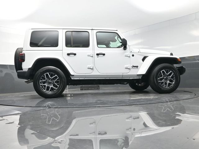 Used 2025 White Jeep Sahara image 49