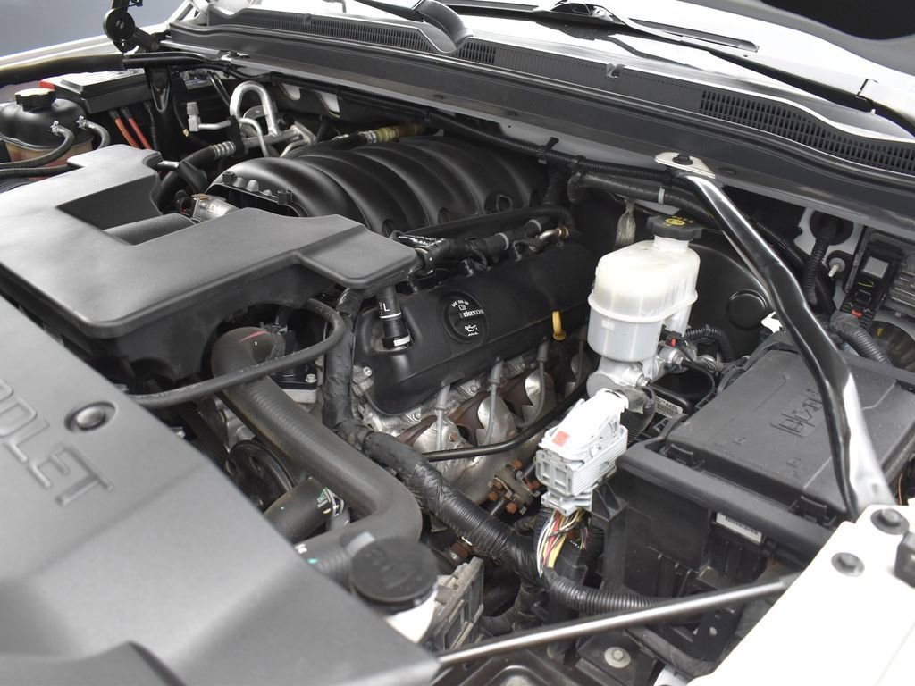 2019 CHEVROLET SUBURBAN - Image 9