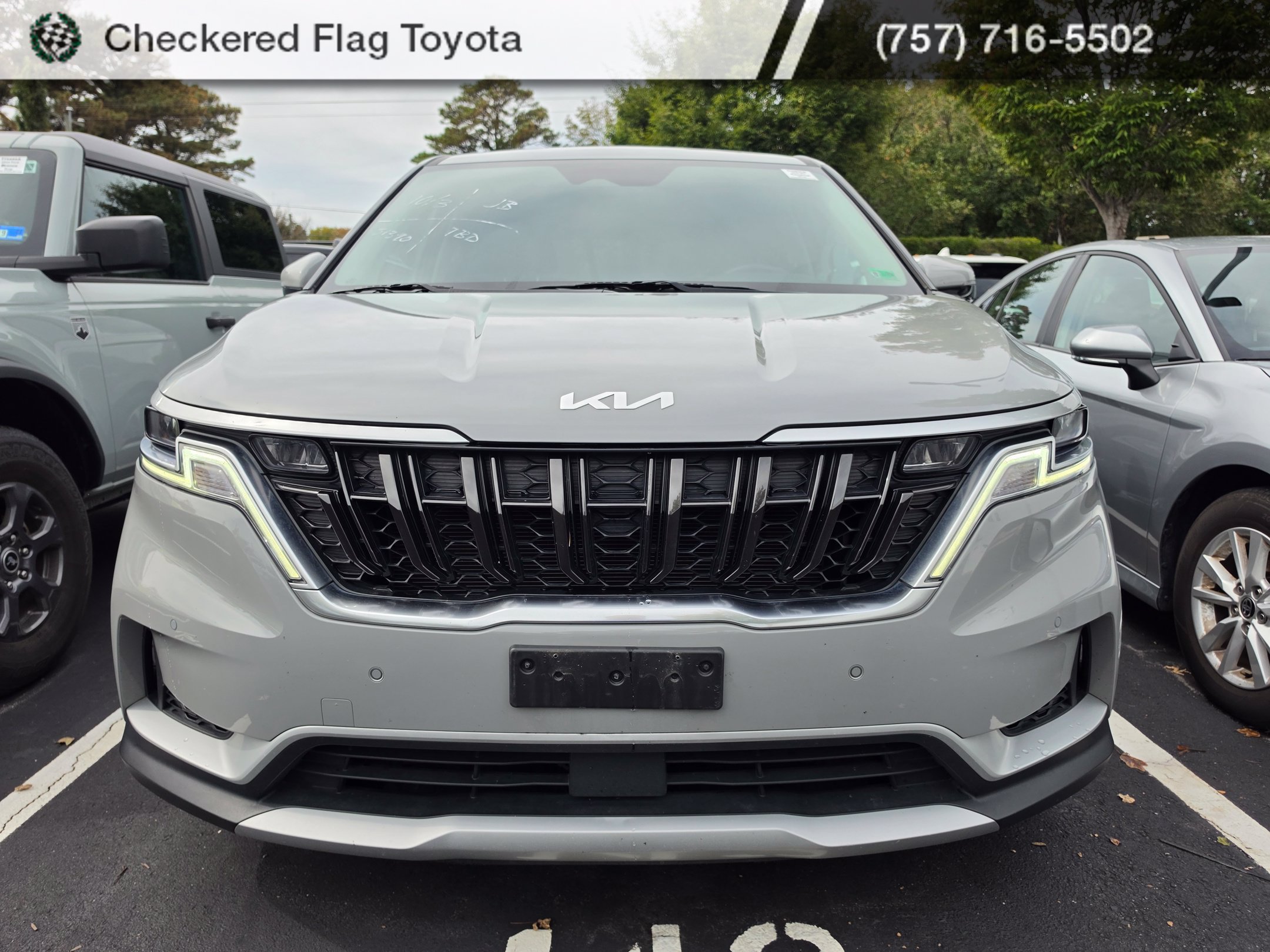 Used 2022 Ceramic Silver Kia EX image 2