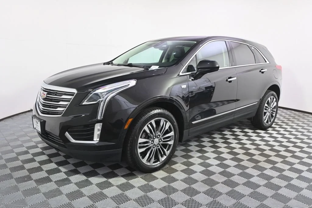 Used 2018 Cadillac XT5 Premium Luxury with VIN 1GYKNFRS9JZ161472 for sale in Minneapolis, Minnesota