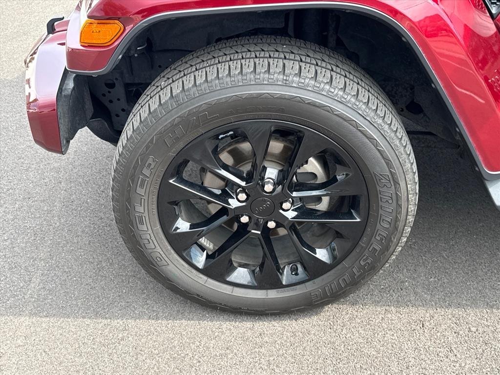 Used 2021 Snazzberry Pearlcoat Jeep High Altitude image 29