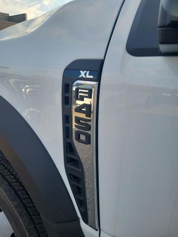 2025 Ford F-450 Super Duty Chassis Cab XL - Photo 36