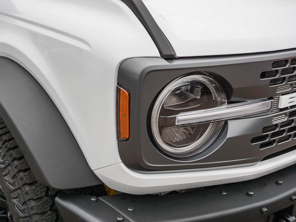 New 2026 Oxford White Ford Badlands image 10
