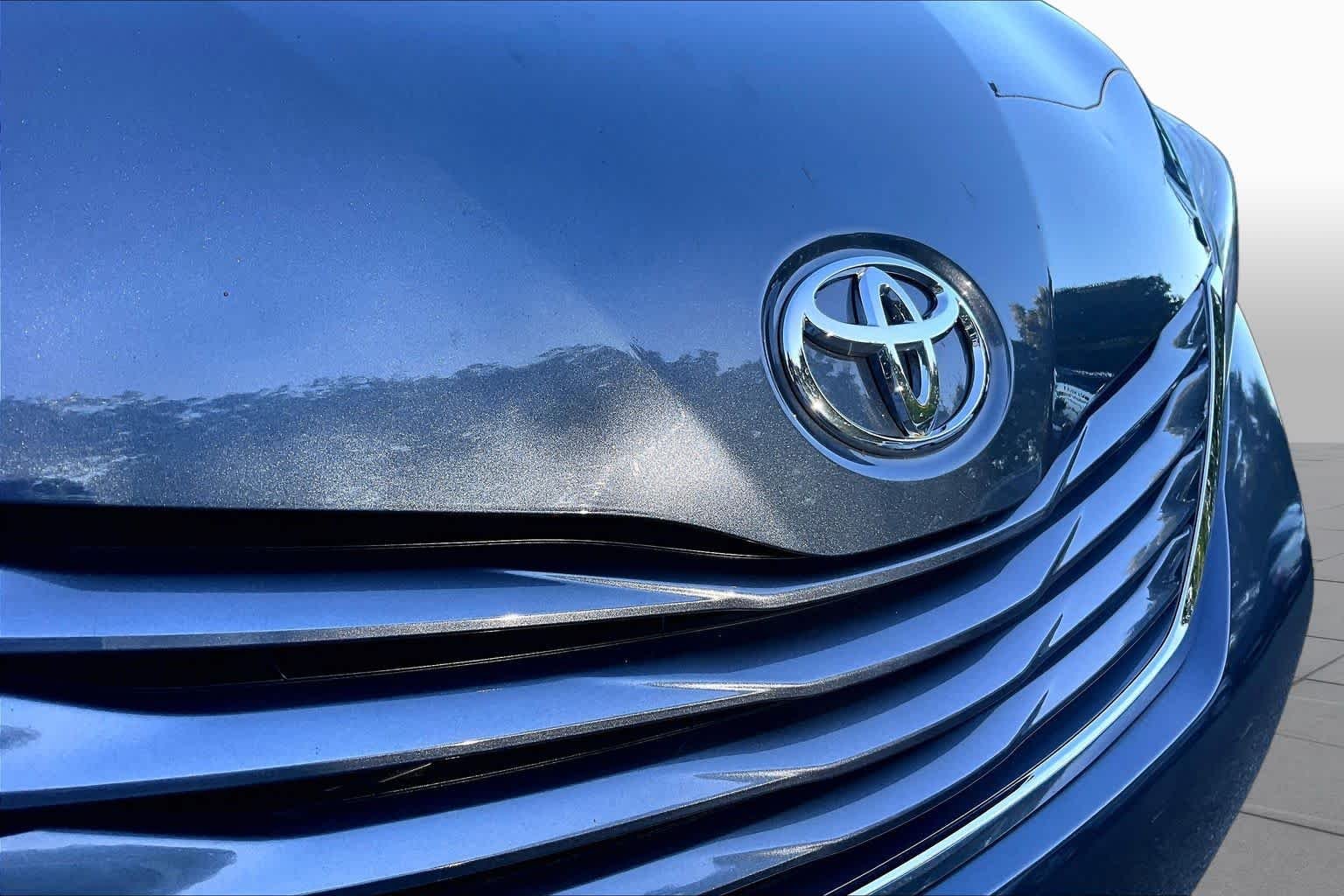 Used 2017 Shoreline Blue Pearl Toyota LE image 28