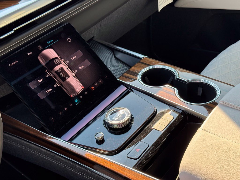 2026 Cadillac Escalade Platinum Sport - Photo 34