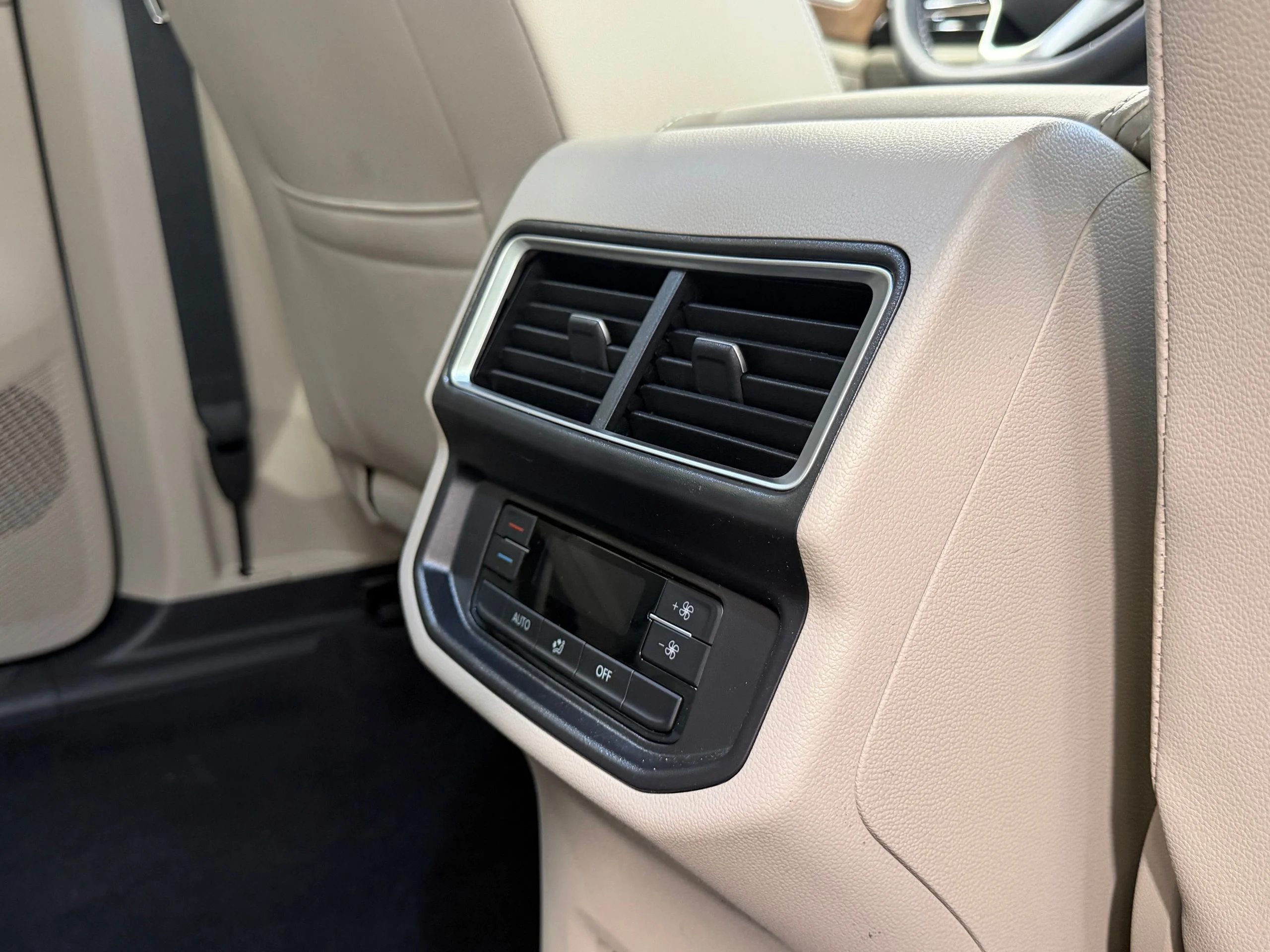 New 2026 White Volkswagen 2.0T SE w/Technology image 47