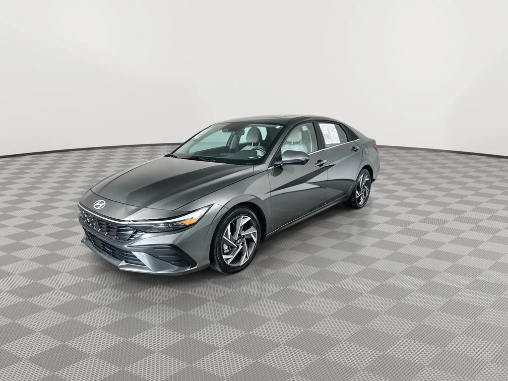 Used 2024 Gray Hyundai Limited image 4