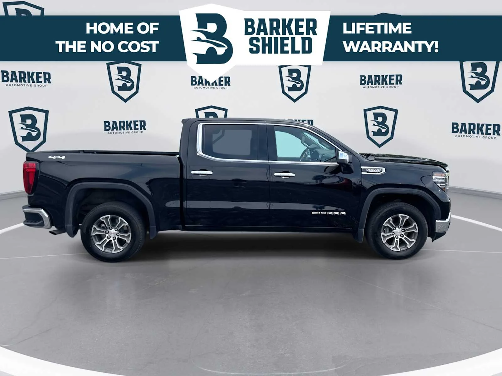 Used 2025 Onyx Black GMC SLT image 10