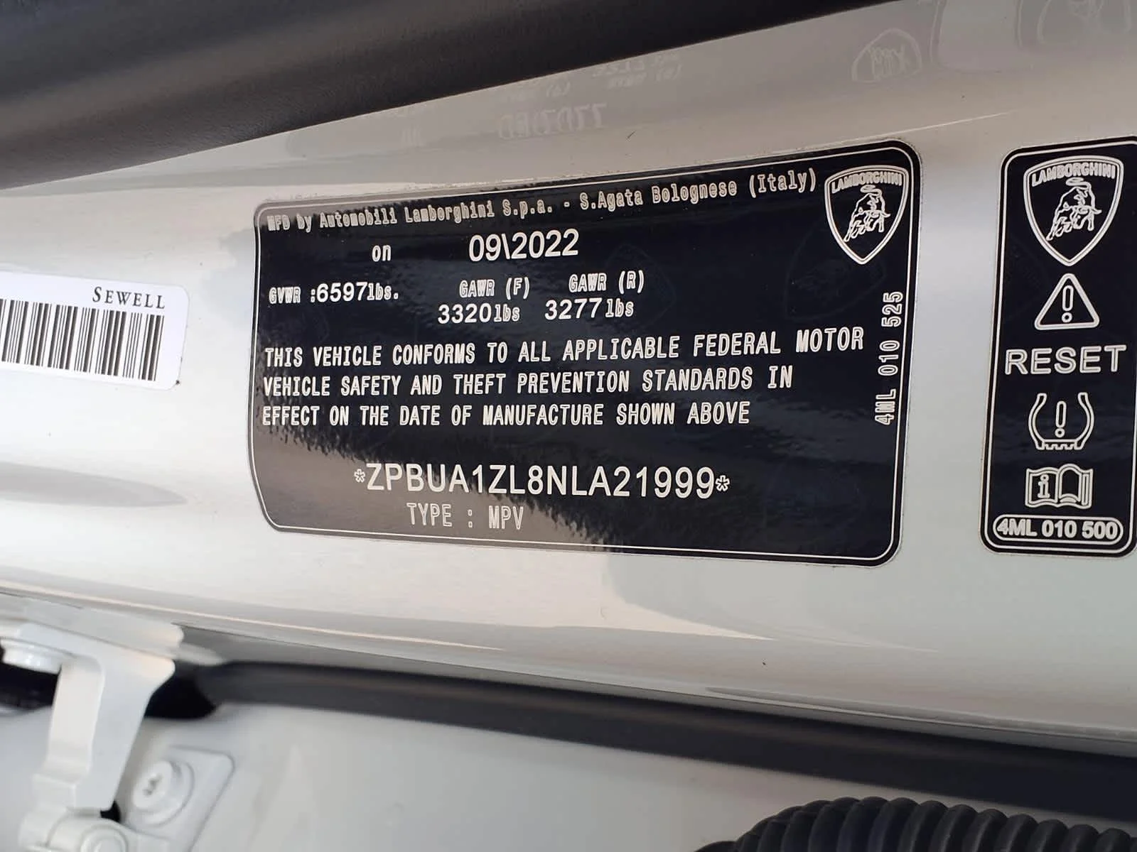 Used 2022 Bianco Monocerus Matt Lamborghini  image 29