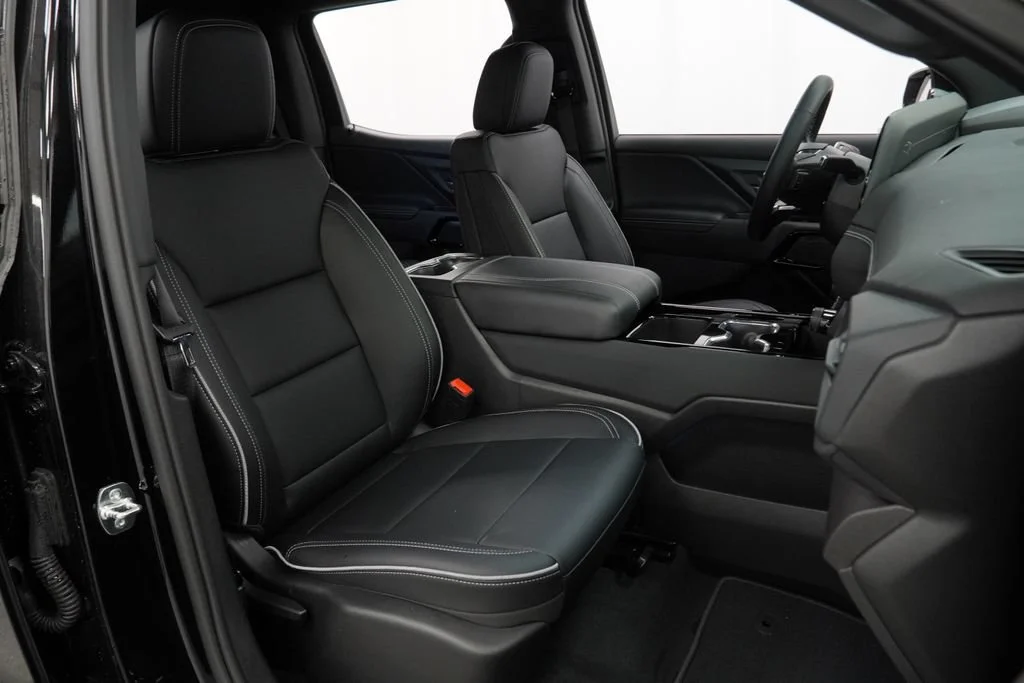 New 2026 Black Chevrolet LT - Extended Range image 26