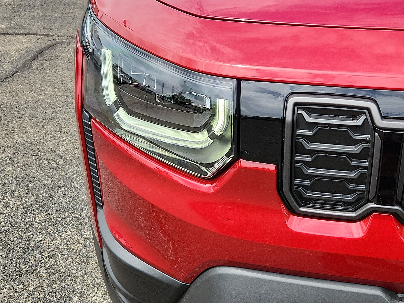 New 2026 Red Hot Pearl-Coat Exterior Paint Jeep Limited 4x4 image 9