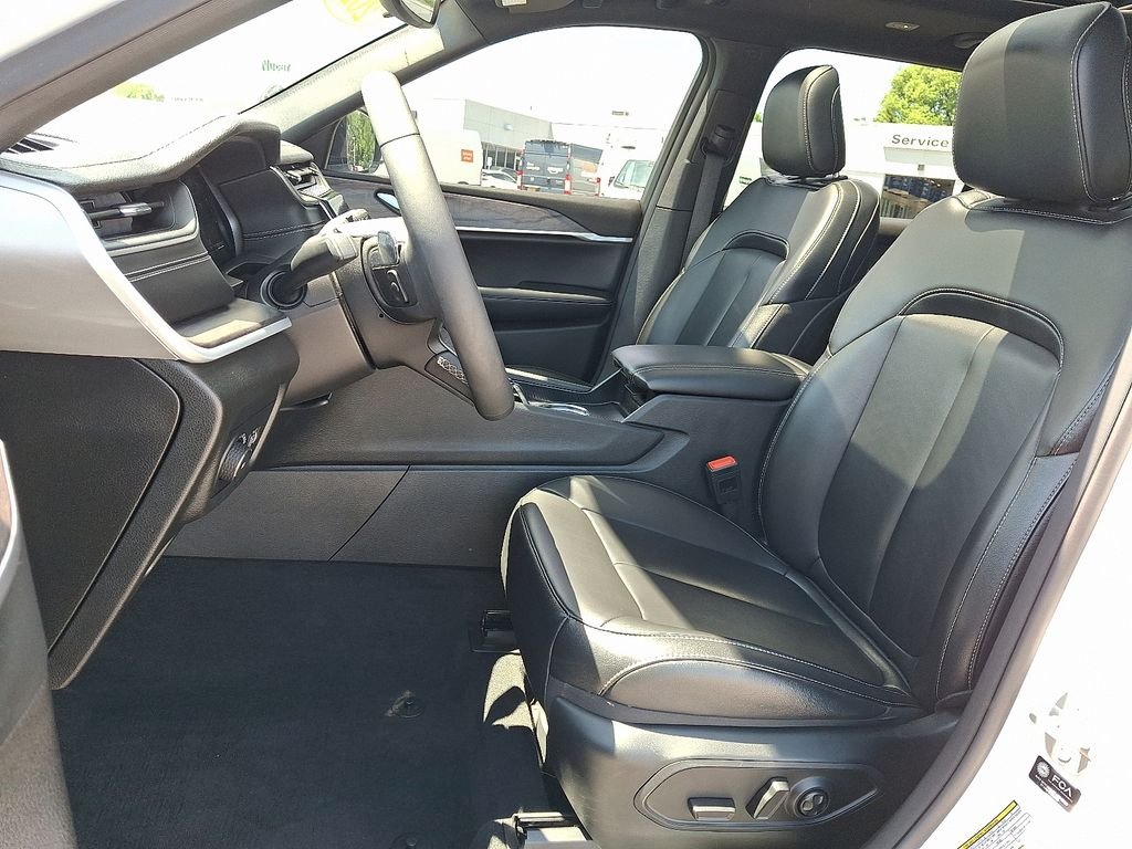 Used 2024 White Jeep Limited image 15