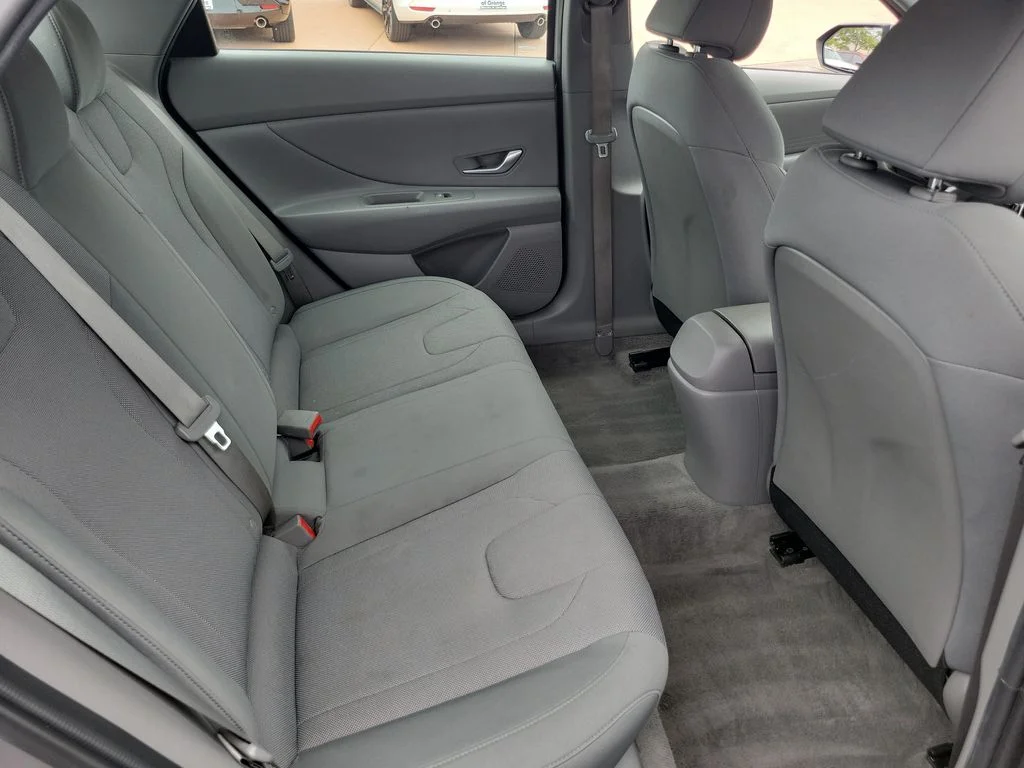 Used 2023 Fluid Metal Hyundai SE image 21
