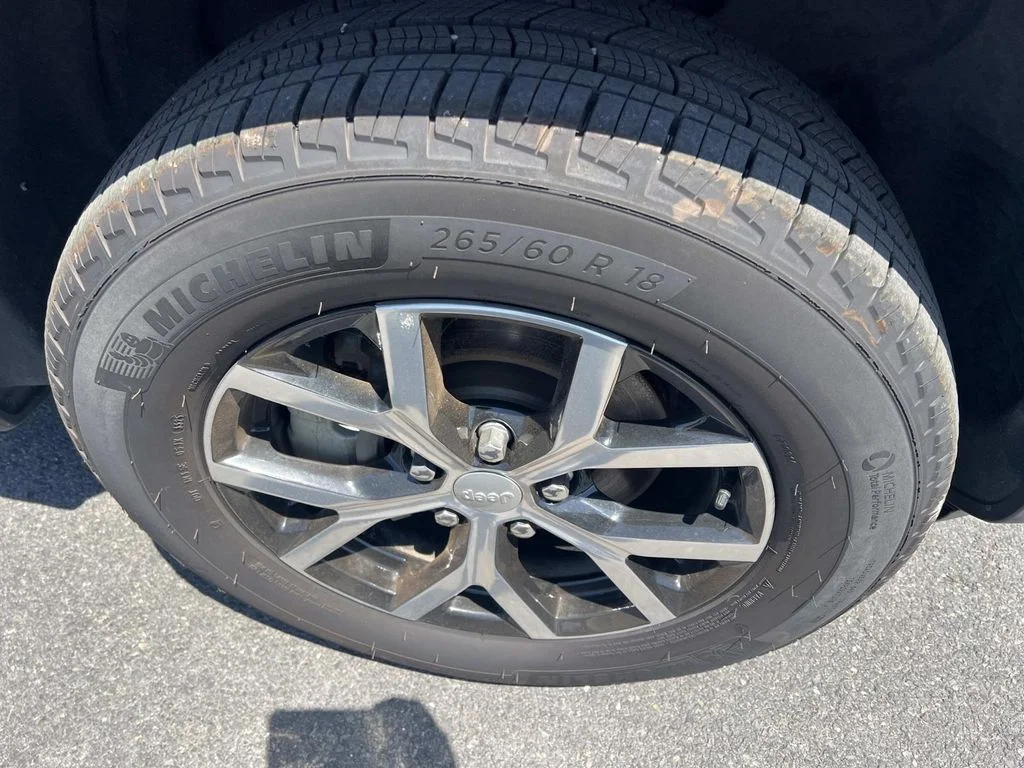 Used 2025 Red Jeep Limited image 10