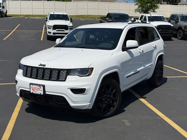 Certified Used 2022 White Jeep Laredo X image 2