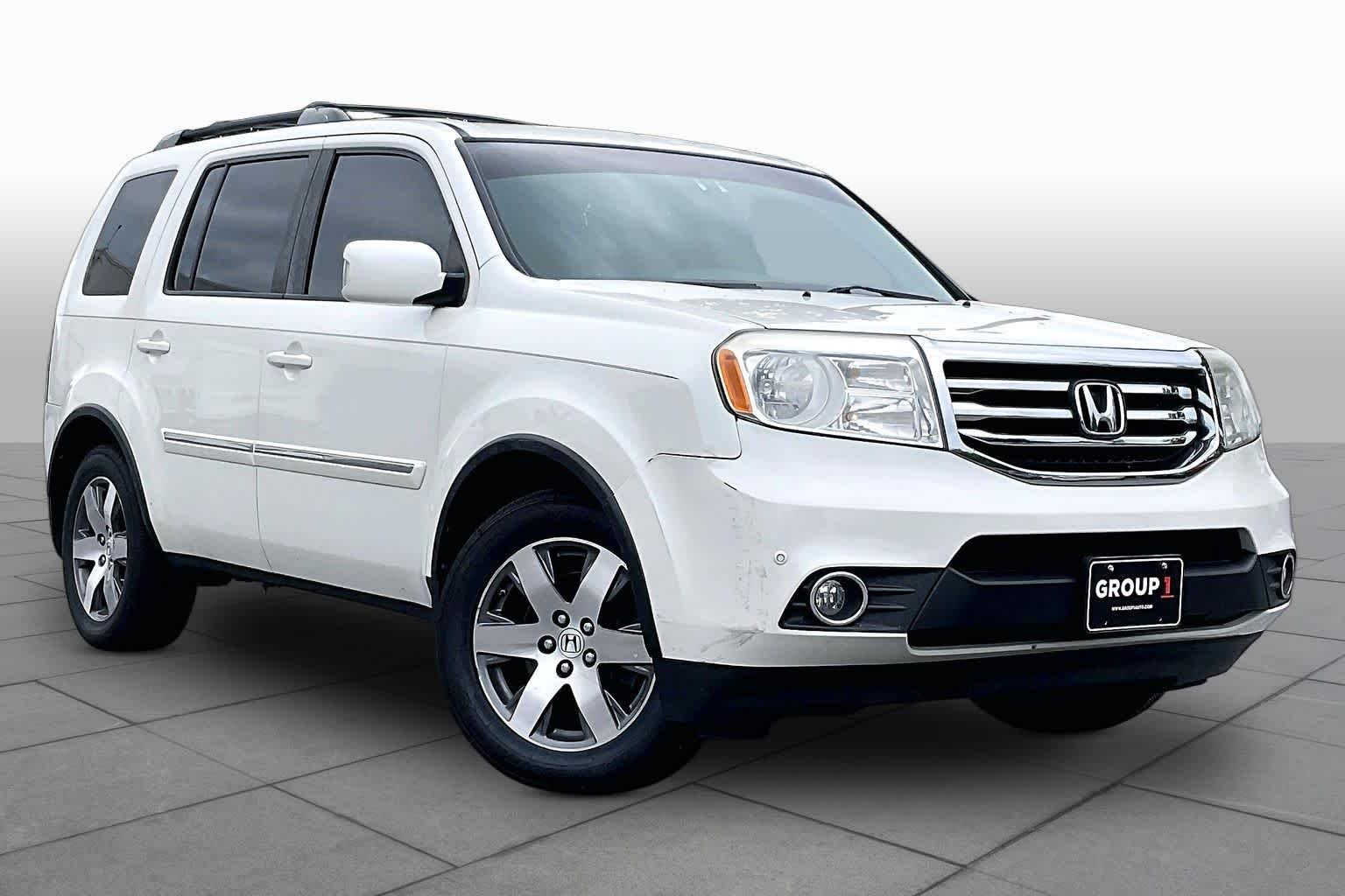 Used 2014 White Diamond Pearl Honda Touring image 2