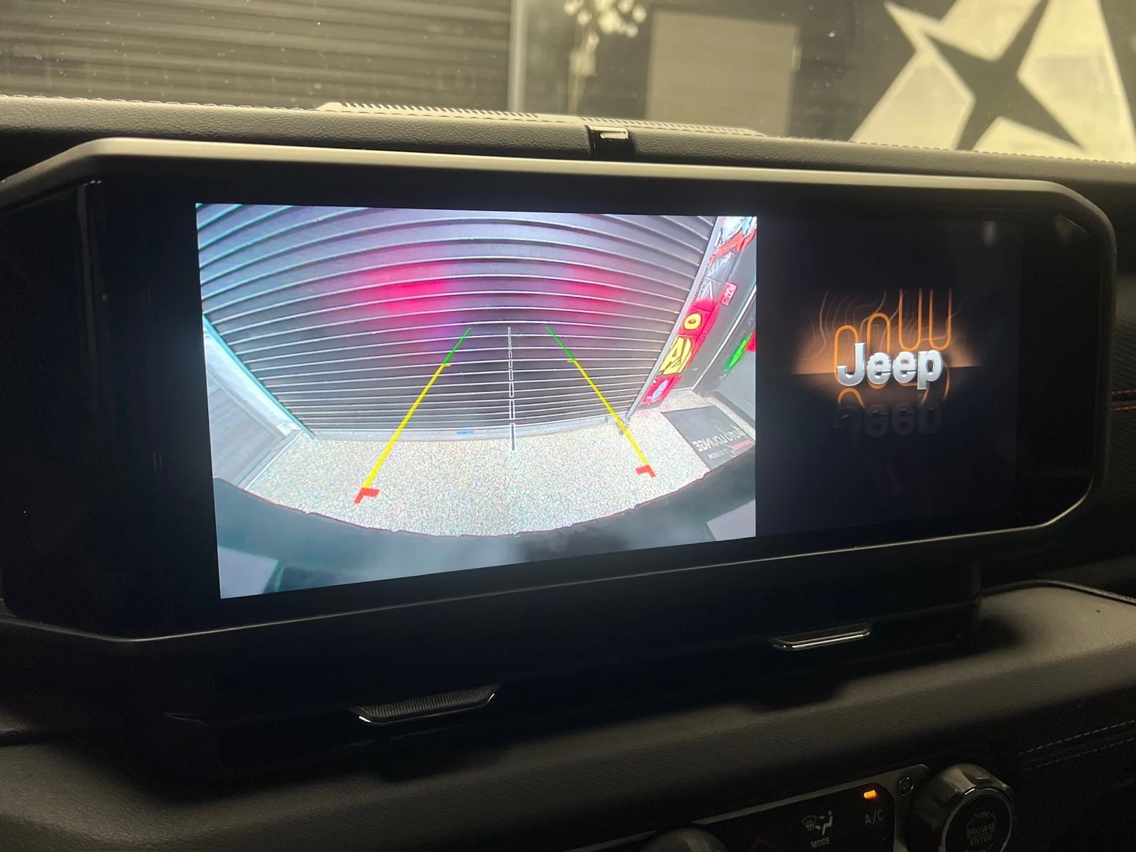 Used 2025  Jeep Rubicon image 16