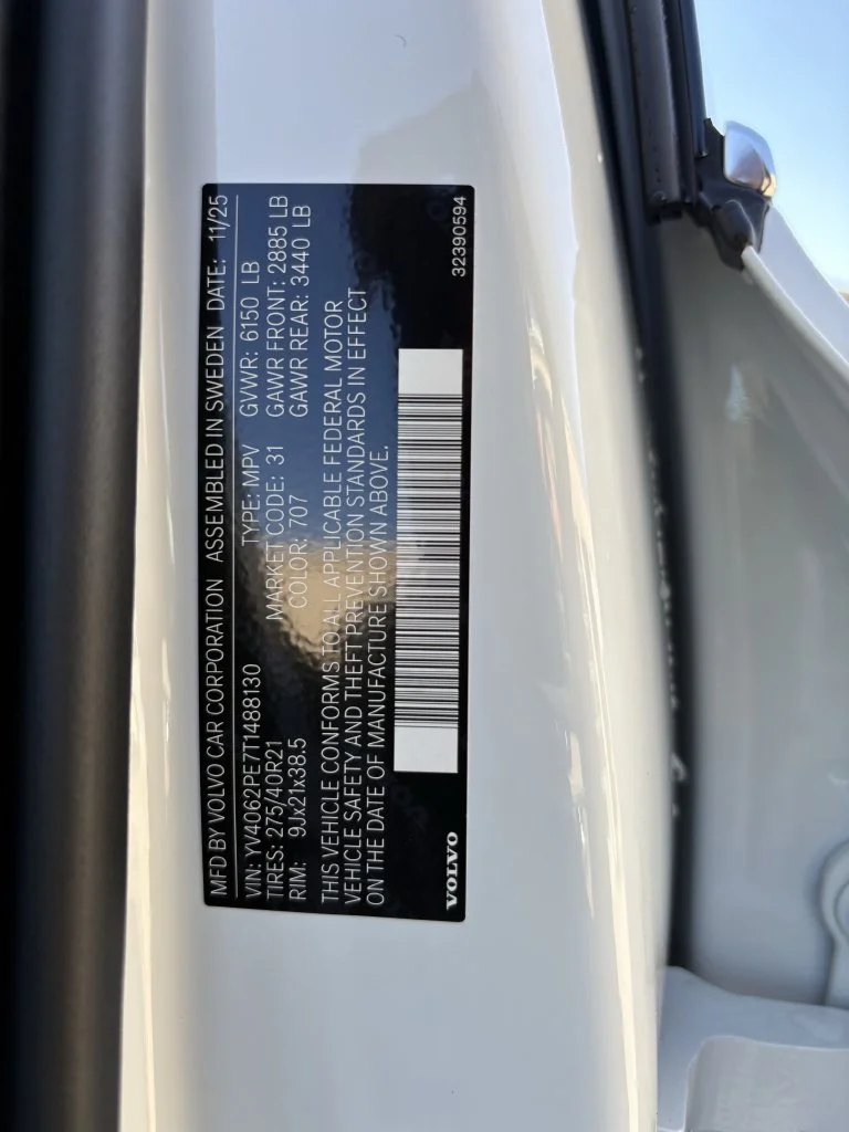 New 2026 Crystal White Volvo Plus image 32